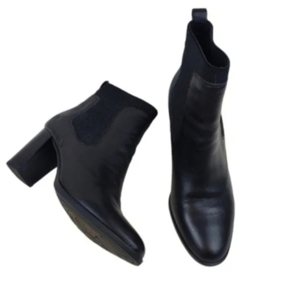 Born Khele20 black leather chunky heel bootie size 7.5 - Picture 1 of 10